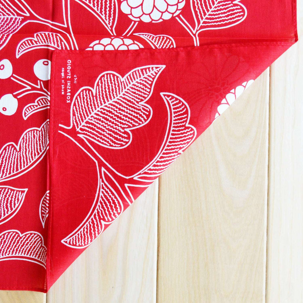 Japanese Chrysanthemum Bandana in Red “Shinku”