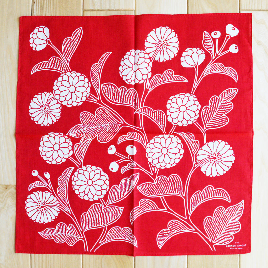 Japanese Chrysanthemum Bandana in Red “Shinku”