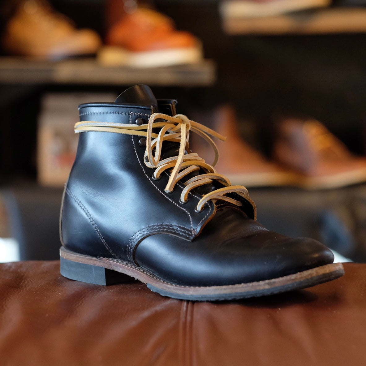 Tsuchi (土) – Tan Leather Laces
