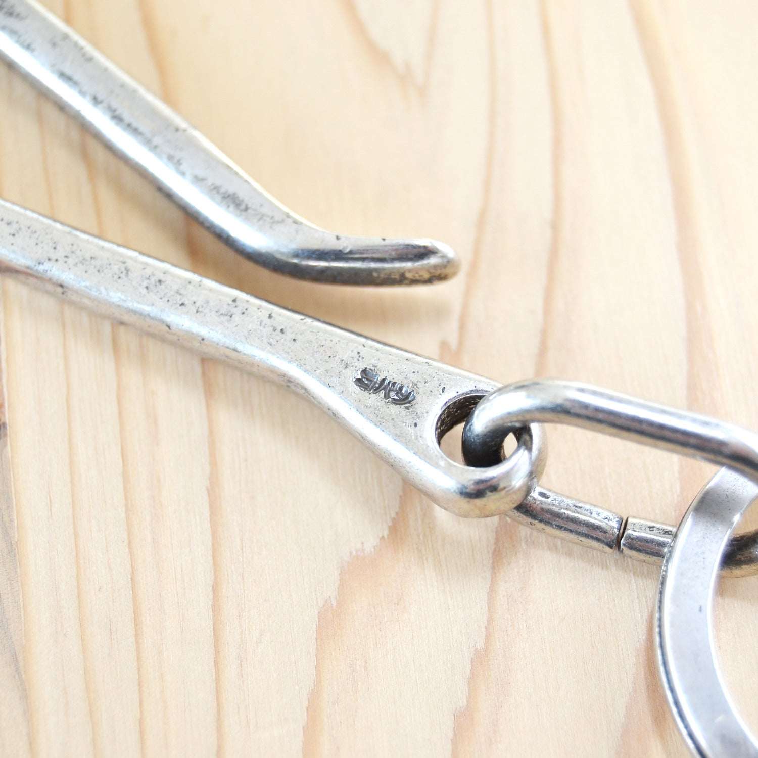 Sand Casted Key Hook With Flat Ring – Silver Plated