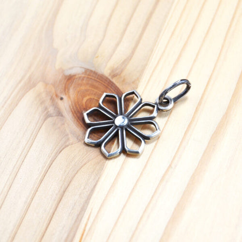 8 Petals Kikumon Charm Large “Yatsu-Giku Sukashi” Silver 925