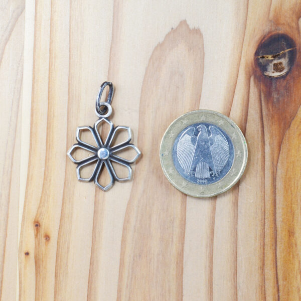 8 Petals Kikumon Charm Large “Yatsu-Giku Sukashi” Silver 925